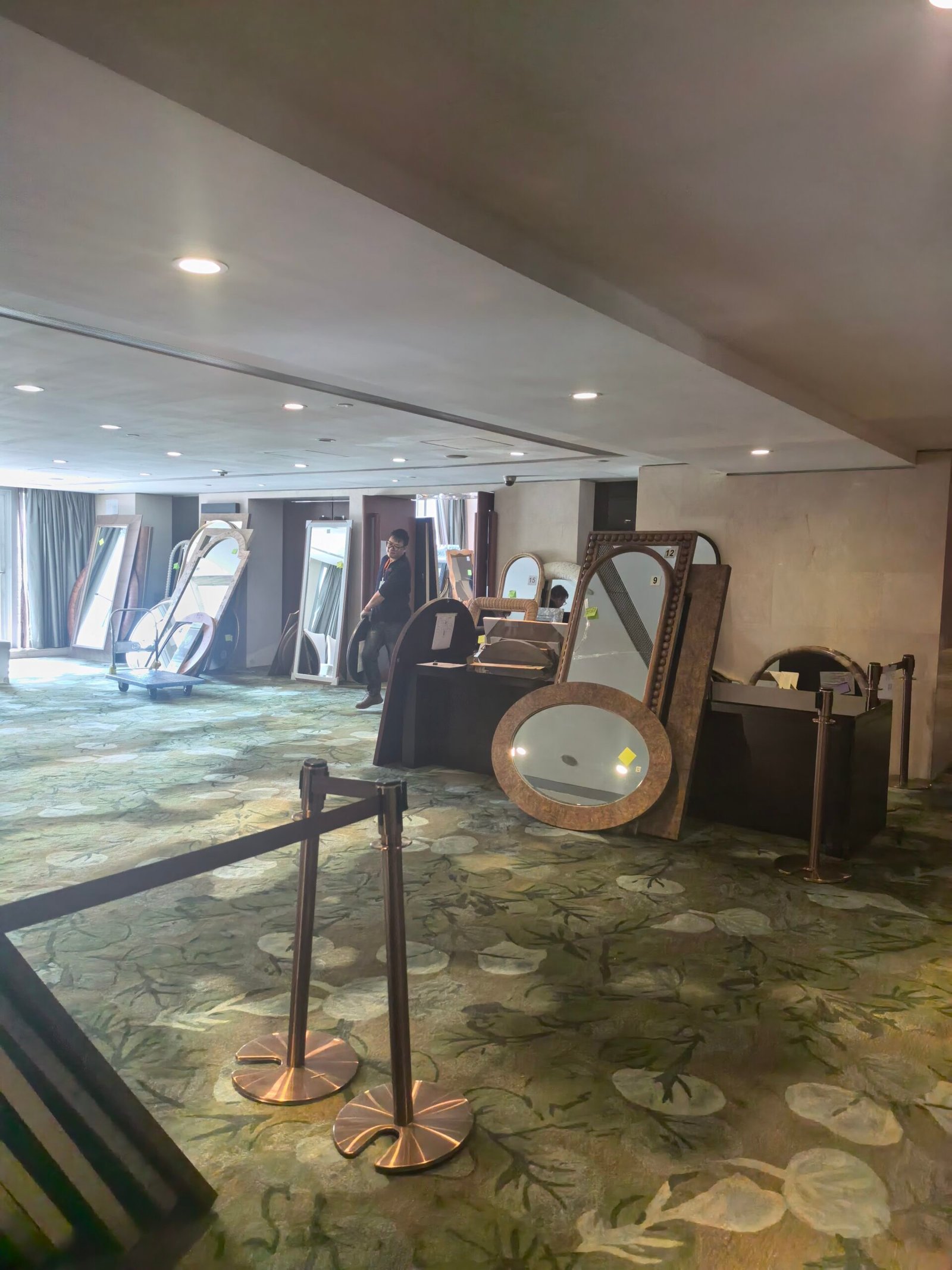 2026 Jan Mirrors Style Out