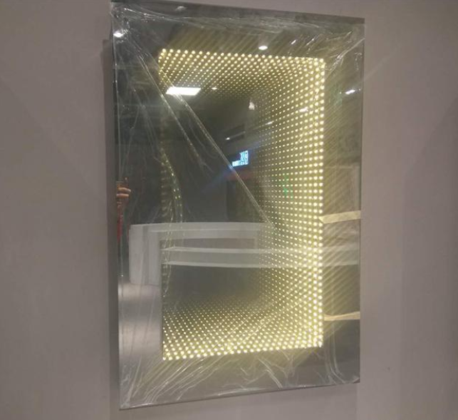 Mirror Packaging That Protects Sell-Through