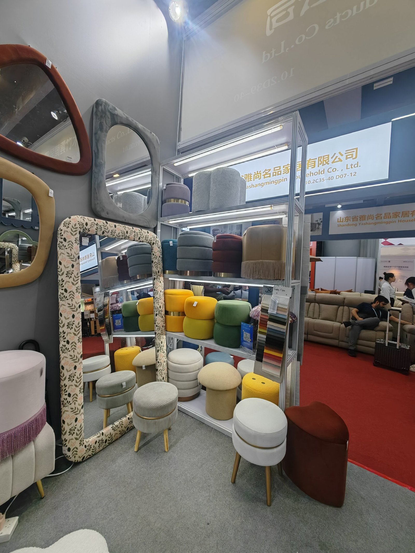 Stop Buying Random SKUs: How to Curate a Mirror Collection That Actually Sells (A System-Based Playbook)