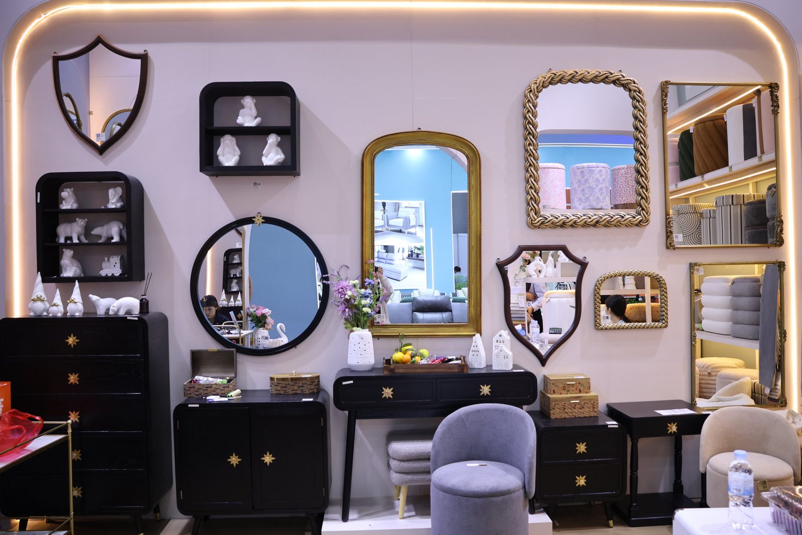 Custom Mirror Supplier with Low MOQ