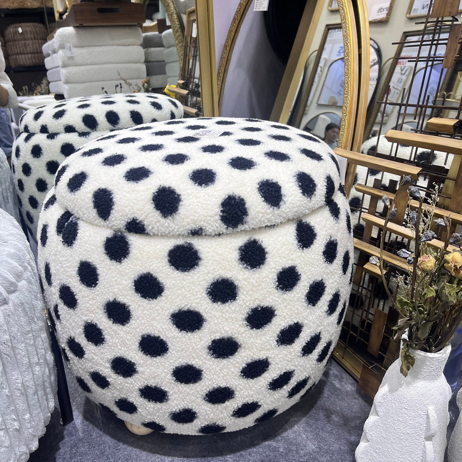 Ottoman Supplier for Retail Chains | Accent Furniture Wholesale with U.S. Retail Fit & Vintage Finish Consistency