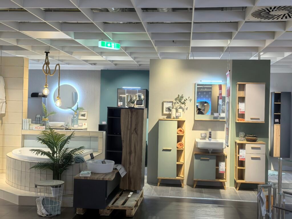 Hospitality Mirror Supply for KSA: Project LED Mirrors, OEM Specs, and Packaging That Prevents Breakage