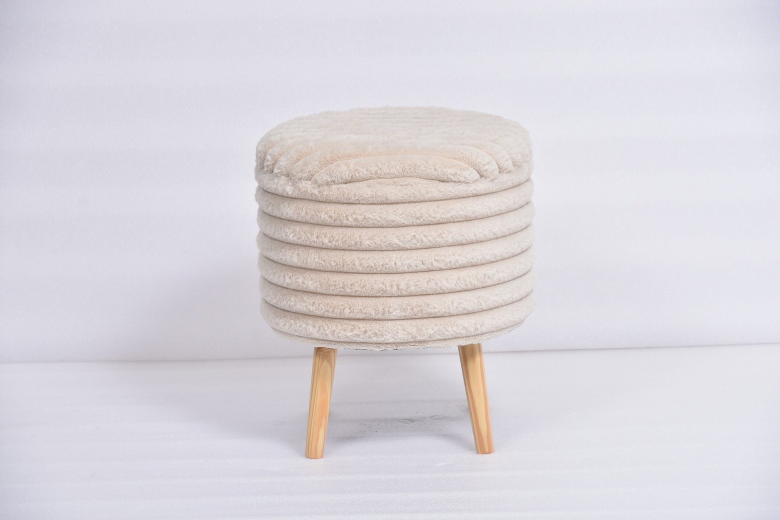 Shoe Storage Ottoman | UK Buyer Guide to Box Pleat, Plaid & Shearling Storage Ottomans