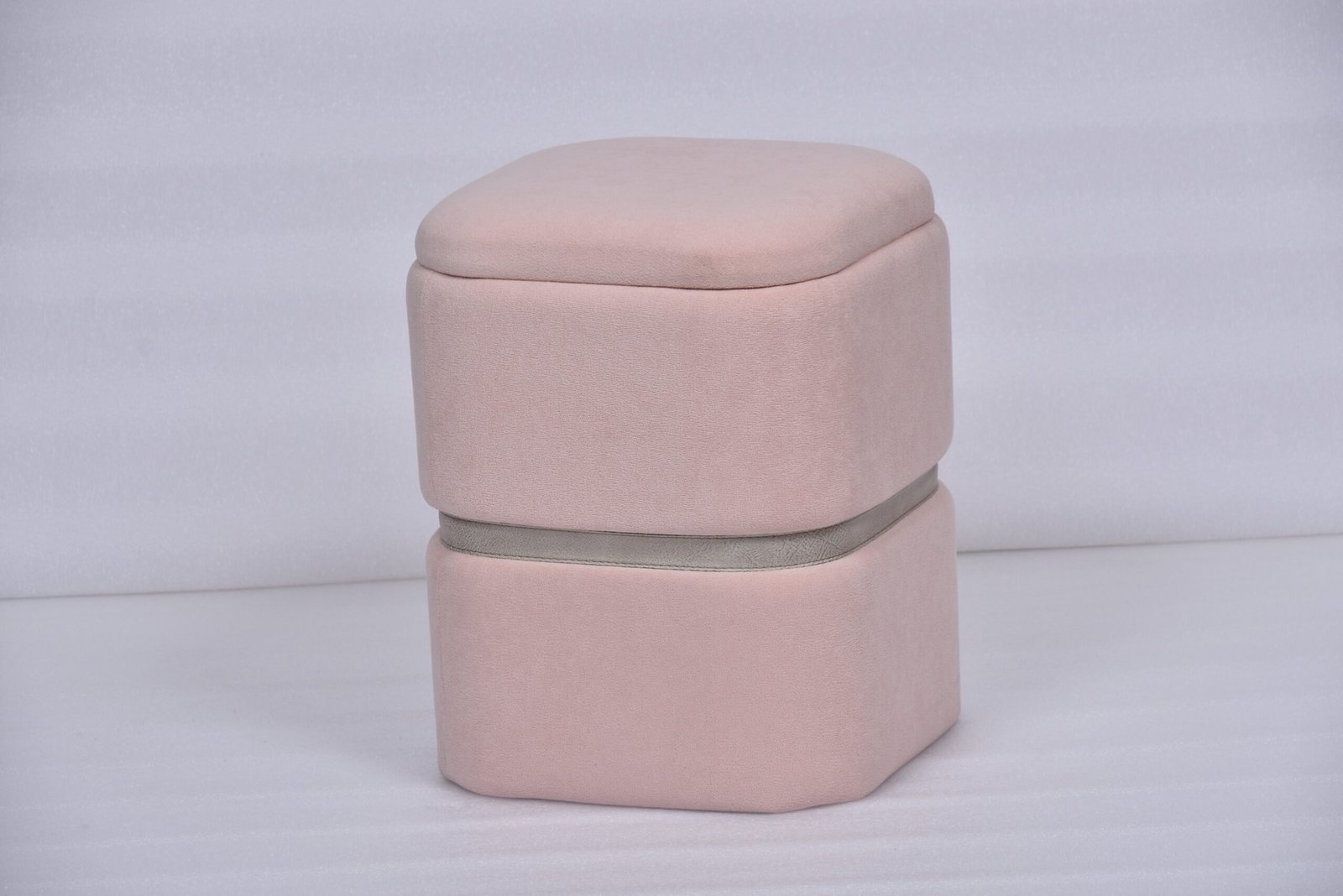 Tufted Storage Ottoman Sourcing Guide for U.S. Retail Buyers