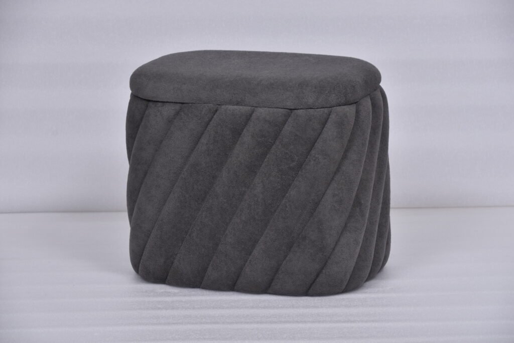 Bedroom Ottoman Wholesale | Tufted, Skirted & Bouclé Storage Ottomans for EU Retail