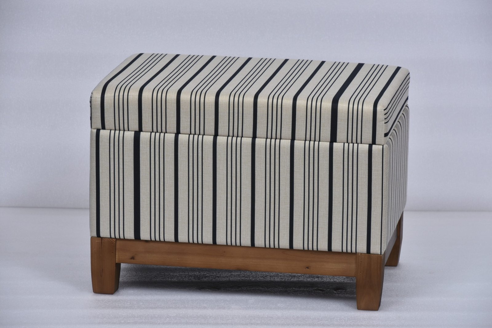 Germany Shoe Storage Ottoman Supplier | Bouclé Storage Bench Program & MOQ Control