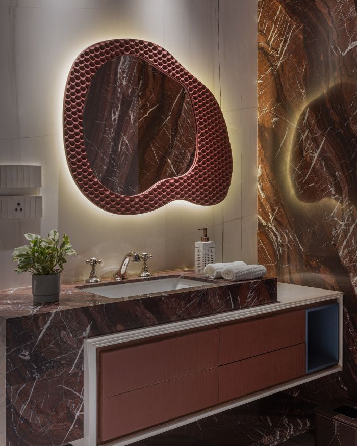 Design-Driven Mirror Manufacturer for Saudi Projects | LED Mirror Supply, Fit-Out Mirrors & Full-Length Wholesale KSA