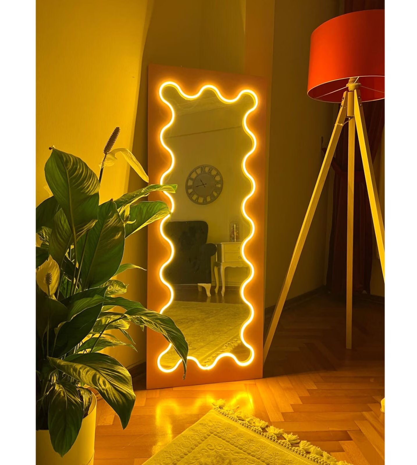 Design-Driven Mirror Manufacturer for Saudi Retail