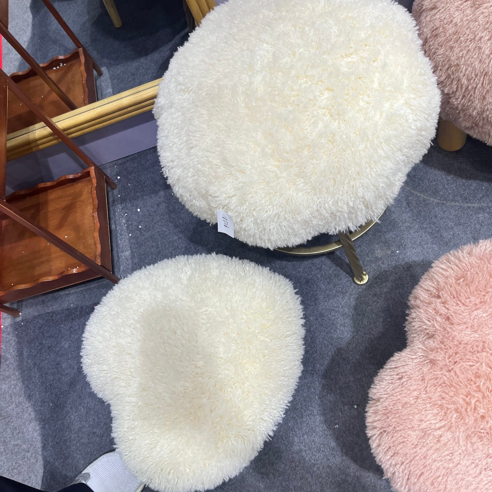 Bouclé Ottoman Germany: Trend-Based Curation & Wholesale Seating Buyer Guide (2026)