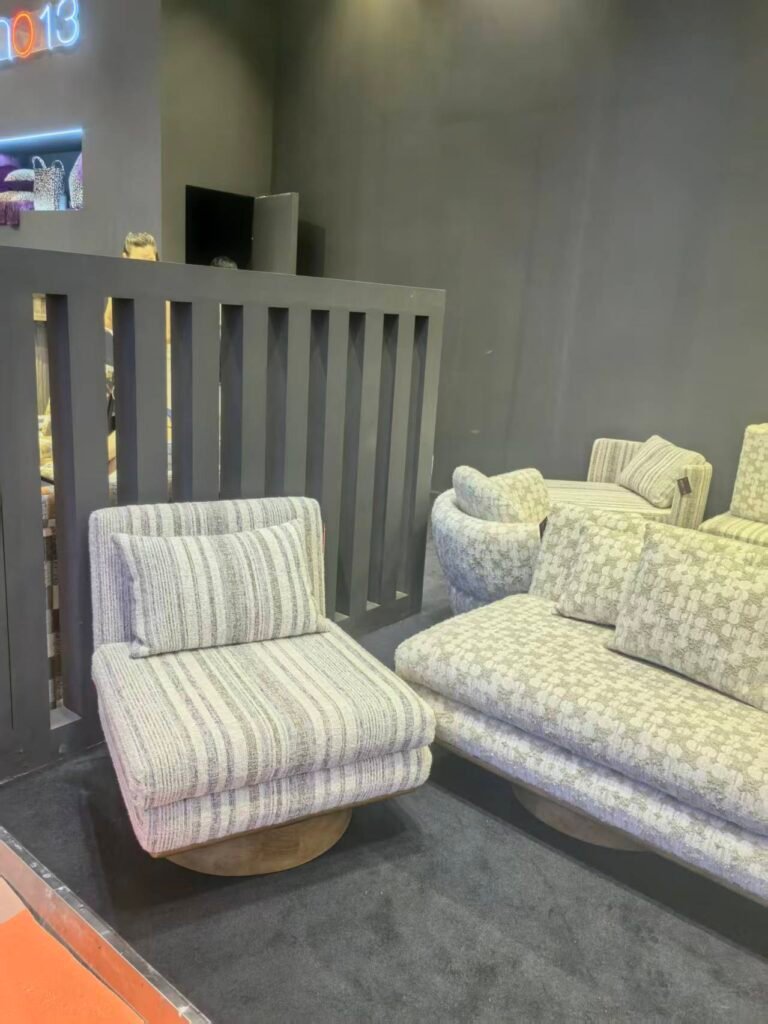 Shoe Storage Ottoman for UK Retail | Flip-Top Entryway Storage Bench Wholesale Guide