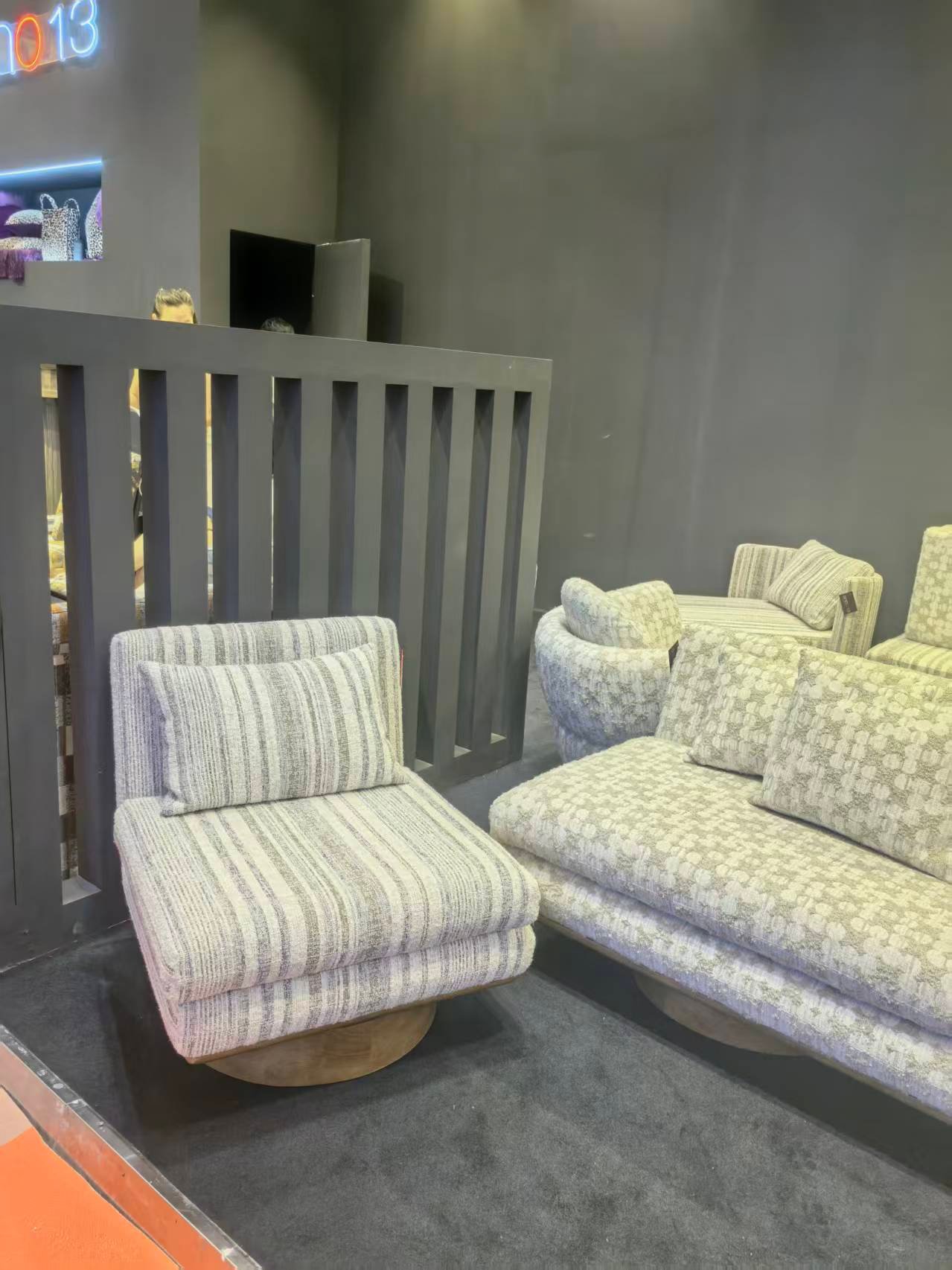 Shoe Storage Ottoman for UK Retail | Flip-Top Entryway Storage Bench Wholesale Guide