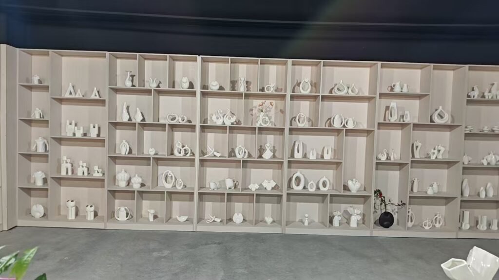 How Buyers Compare Wholesale Suppliers for Mirrors, Lighting and Decor