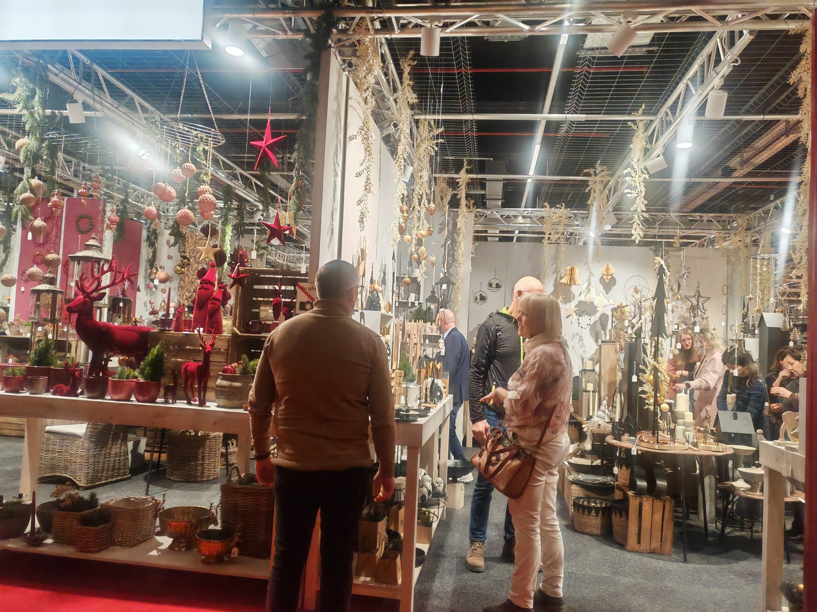 Spec-Ready Supplier for Interior Designers: What European Buyers Look For