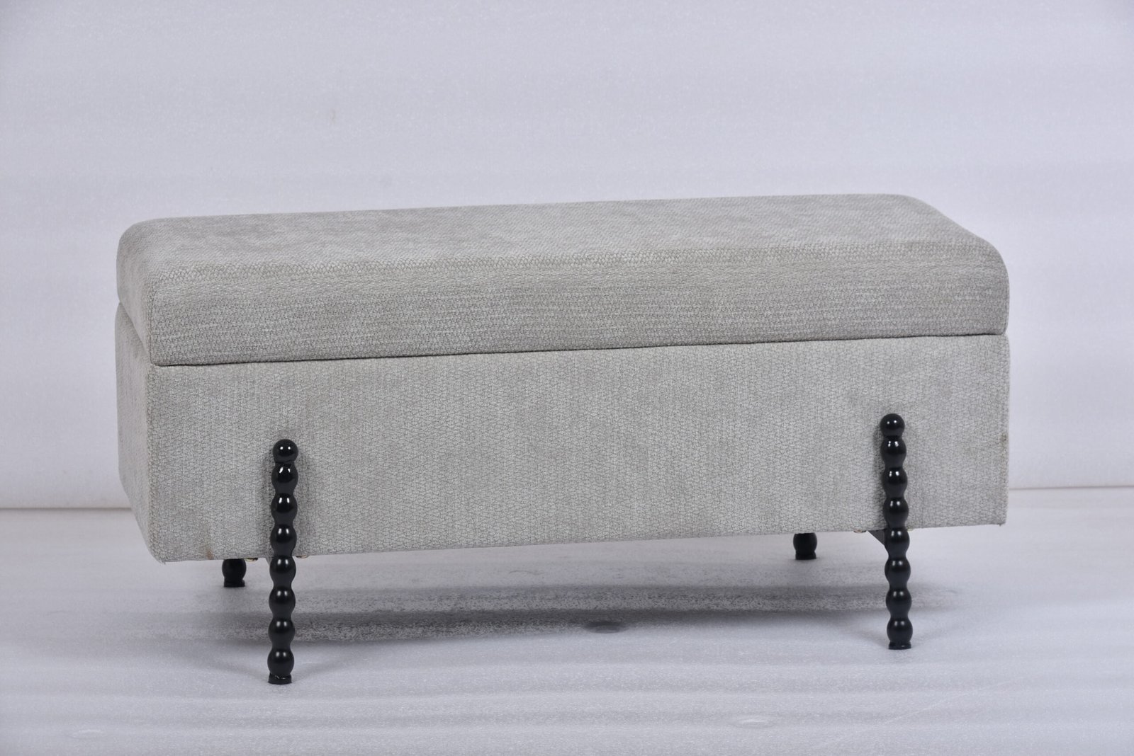 Project Sourcing and Delivery for German Buyers: Benches, LED Mirrors & Storage Ottomans