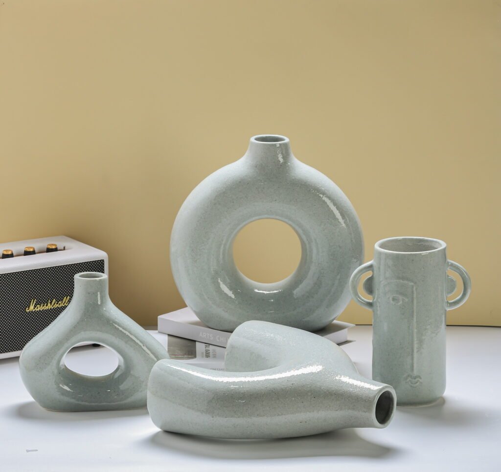 Texture Is Doing the Talking Now: Ceramic Decor and Soft Furnishings for German Buyers