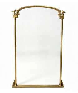 A Full-Length Gold Arch Mirror That Can Carry the Whole Wall