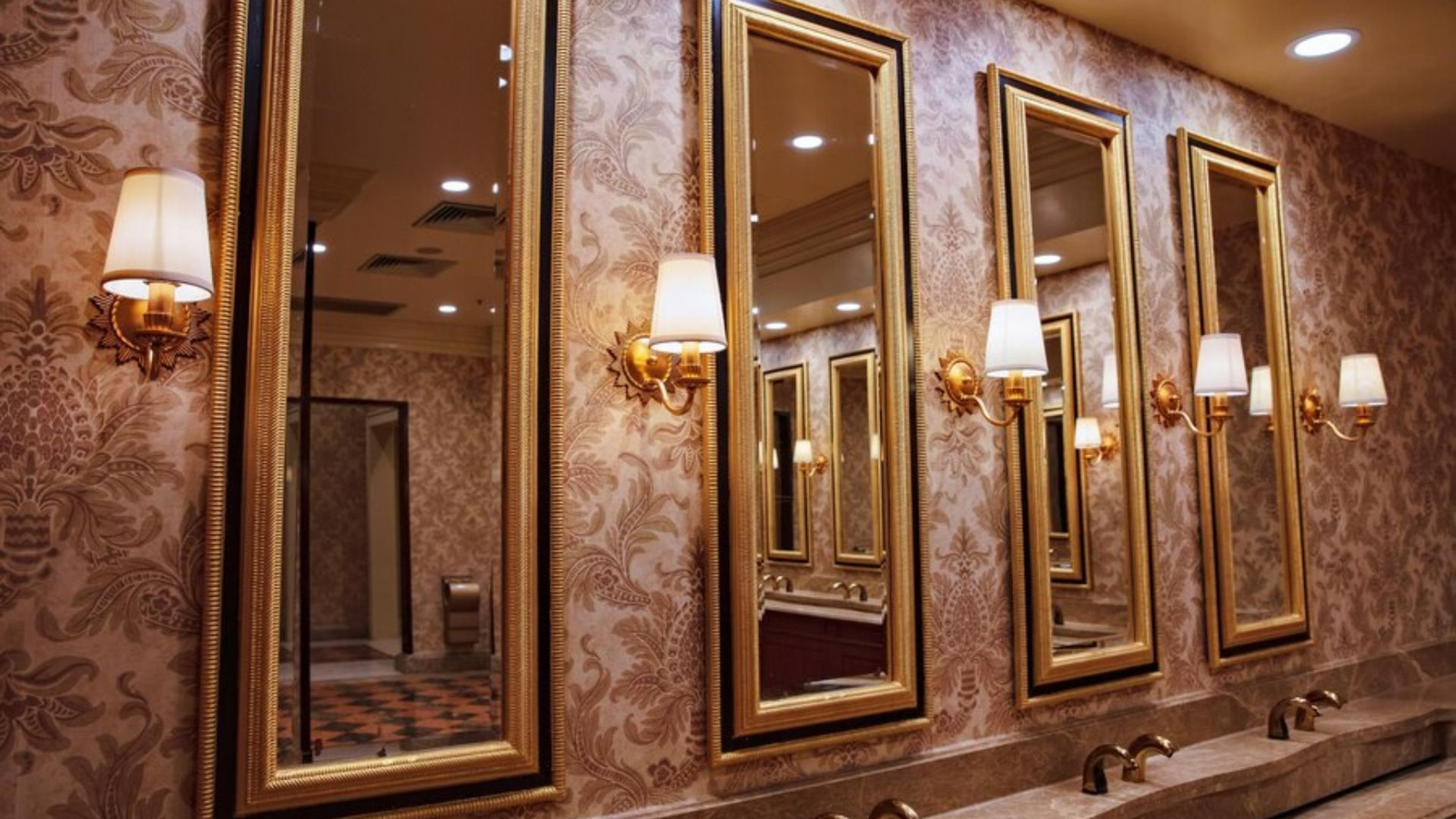 UAE Custom Size Mirrors Wholesale: Why “Please Quote This Mirror” Is Not a Strategy